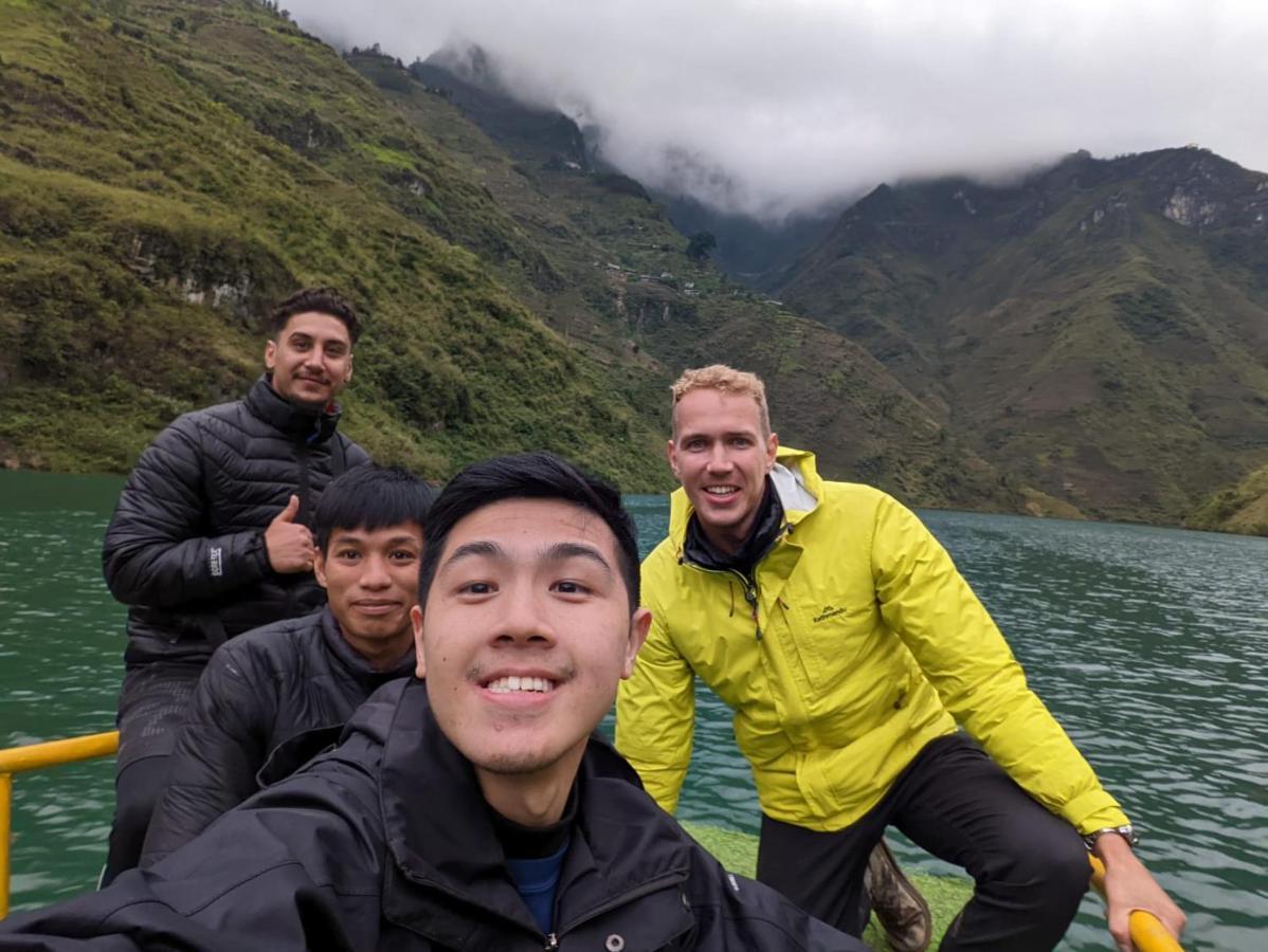 Hg Hostel Provide Tours & Motorbikes Ha Giang Exterior photo
