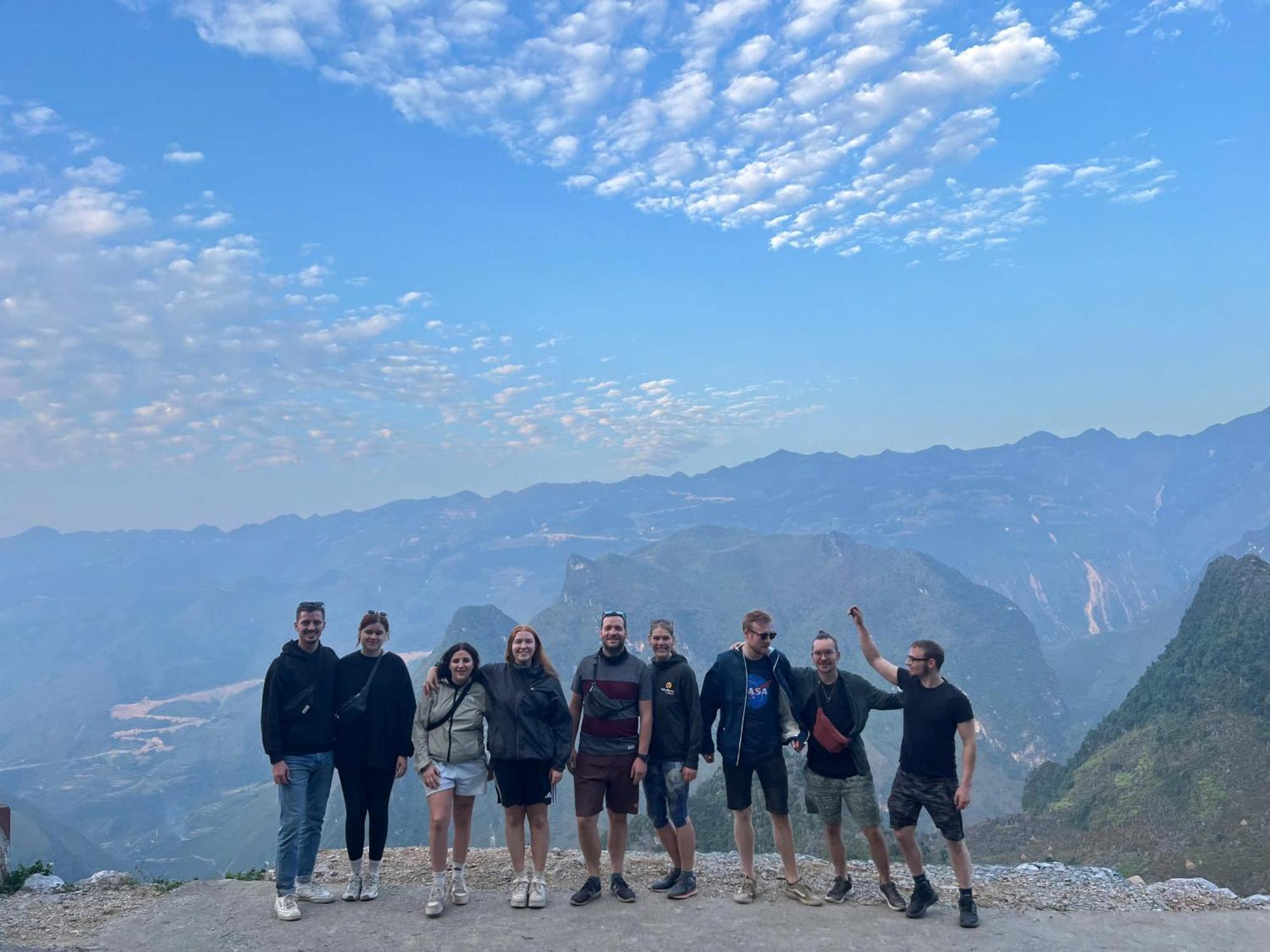 Hg Hostel Provide Tours & Motorbikes Ha Giang Exterior photo